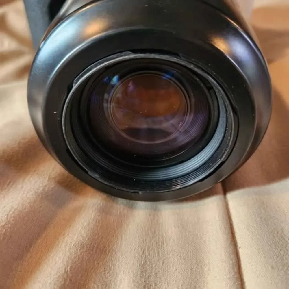 Minolta Maxxum QTsi 35mm SLR Film Camera with AF Zoom 70-210mm Lens
